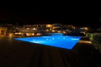 Bazén v ubytovaní Oliveto al Porto Apartments by Wonderful Italy alebo v jeho blízkosti