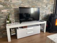 Televízia a/alebo spoločenská miestnosť v ubytovaní Apartameto Verena Deluxe