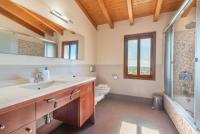 Koupelna v ubytování Villa Es Turrió by Mallorca House Rent