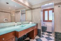 Koupelna v ubytování Villa Es Turrió by Mallorca House Rent