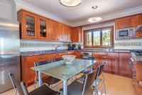 Kuchyň nebo kuchyňský kout v ubytování Villa Es Turrió by Mallorca House Rent