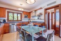 Kuchyň nebo kuchyňský kout v ubytování Villa Es Turrió by Mallorca House Rent
