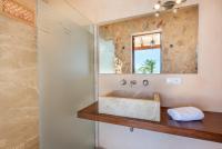 Koupelna v ubytování Villa Es Turrió by Mallorca House Rent