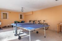 Stolní tenis v ubytování Villa Es Turrió by Mallorca House Rent nebo okolí