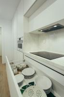 Kuchnia lub aneks kuchenny w obiekcie Modern with balcony- 2Bd 2Bth- San Vicente