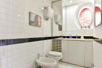 A bathroom at Appartamento Piazza Navona