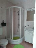 Kúpeľňa v ubytovaní APARTMANI BAN