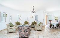 Posedenie v ubytovaní 3 Bedroom Awesome Home In Porto Petro