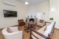 Posezení v ubytování Angels’ Home- Modern & Comfy, Fully equipped 3BD