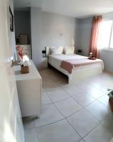 Postel nebo postele na pokoji v ubytování Cozy apartament in the heart of Santa Cruz