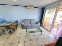 Posezení v ubytování Apartamento Karina Beach-5