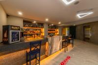 Tema 242 Hotelにあるラウンジまたはバー