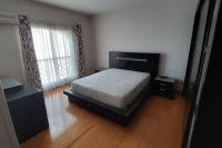 Postel nebo postele na pokoji v ubytování Bright spacious apartment