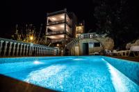 Bazén v ubytovaní Apartment in Crikvenica with sea view, terrace, air conditioning, WiFi 3492-2 alebo v jeho blízkosti