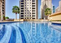 Bazén v ubytování Waterfront Luxury 3BR with maids room in JBR, Dubai nebo v jeho okolí