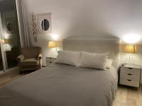 Posteľ alebo postele v izbe v ubytovaní Benal Beach Apartments