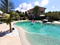 The swimming pool at or close to Case Vacanze Pietragrande