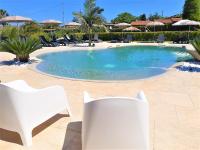 The swimming pool at or close to Case Vacanze Pietragrande