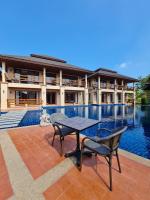 Bazén v ubytování Elegancy Resort Hua Hin nebo v jeho okolí