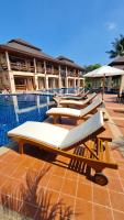 Bazén v ubytování Elegancy Resort Hua Hin nebo v jeho okolí