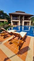 Bazén v ubytování Elegancy Resort Hua Hin nebo v jeho okolí