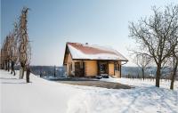 One-Bedroom Holiday Home In Hrnjanec v zime
