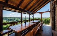 Balkón alebo terasa v ubytovaní One-Bedroom Holiday Home In Hrnjanec