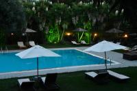 Bazén v ubytovaní Fiori Hotel alebo v jeho blízkosti