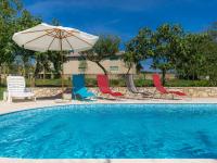 Bazén v ubytovaní Holiday Home Jadranka by Interhome alebo v jeho blízkosti