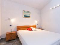 Posteľ alebo postele v izbe v ubytovaní Apartment Starigrad-3 by Interhome