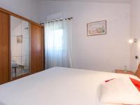 Posteľ alebo postele v izbe v ubytovaní Apartment Starigrad-3 by Interhome