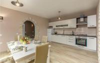 Kuchnia lub aneks kuchenny w obiekcie Three-Bedroom Holiday Home In Katun