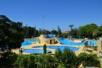 The swimming pool at or close to Beautiful Studio in Minerva