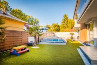 Bazén v ubytovaní MyFlat Diamond Bay Apartment alebo v jeho blízkosti