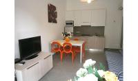 A kitchen or kitchenette at Condominio Quadrangolo-Gemini
