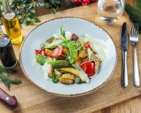 Jídlo v hotelu nebo okolí