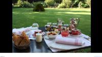 Opsi sarapan yang tersedia untuk tamu di Domaine de la Proven&ccedil;ale