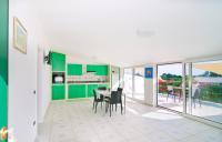 A kitchen or kitchenette at Brezza dell'Alento
