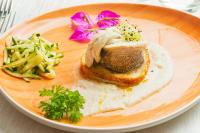 ホテルの敷地内または近くでの食事または食べ物