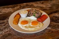 Jídlo v hotelu nebo okolí