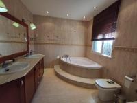 A bathroom at Villa Coco