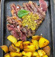 Jídlo v hotelu nebo okolí