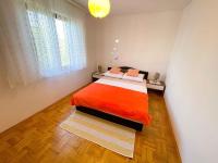 Posteľ alebo postele v izbe v ubytovaní Apartment in Jadranovo 42259