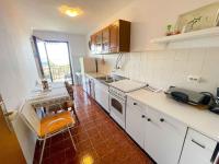 Kuchyňa alebo kuchynka v ubytovaní Apartment in Jadranovo 42259