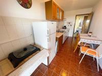Kuchyňa alebo kuchynka v ubytovaní Apartment in Jadranovo 42259
