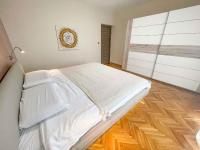 Posteľ alebo postele v izbe v ubytovaní Apartment in Crikvenica 42248