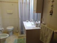 A bathroom at Rami di Corallo Appartamento con Parcheggio Privato ----------