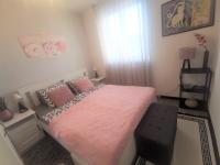 Posteľ alebo postele v izbe v ubytovaní Apartment Summer escape Rovinj with free street parking