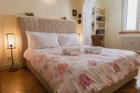 Posteľ alebo postele v izbe v ubytovaní Monti Art Déco - design apartment