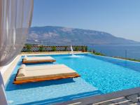 Bazén v ubytovaní Villa Kalypso Infinity Pool Villa alebo v jeho blízkosti